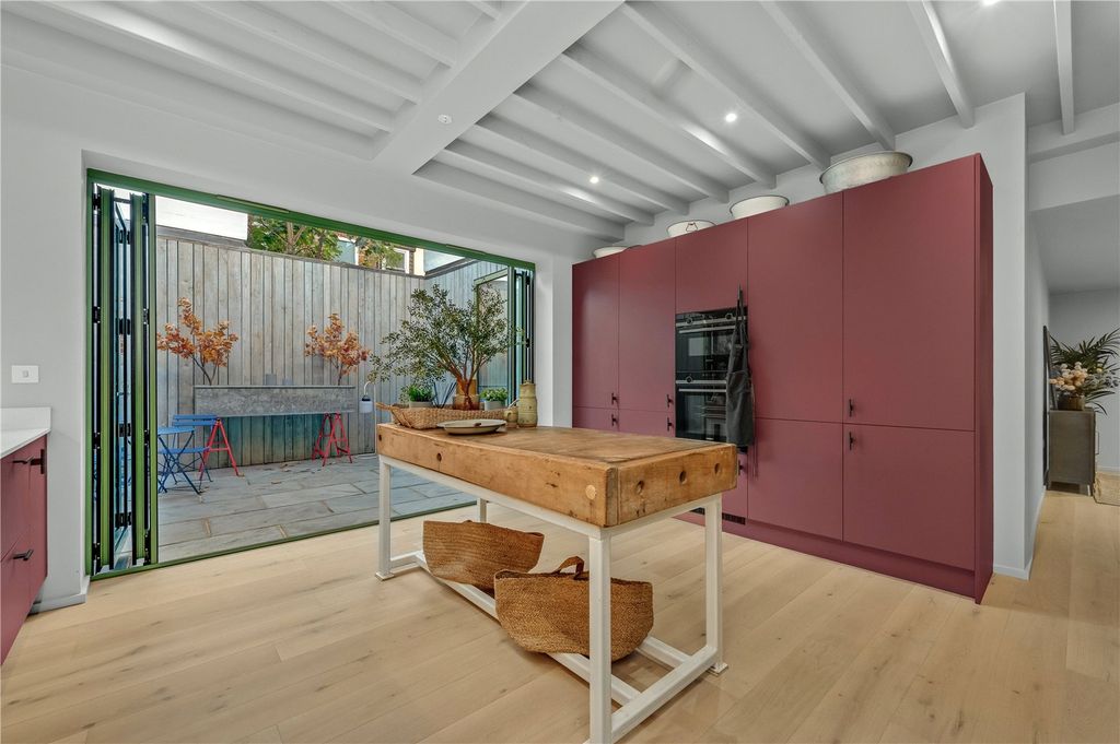 Property photo 3 of 14 Kitchen