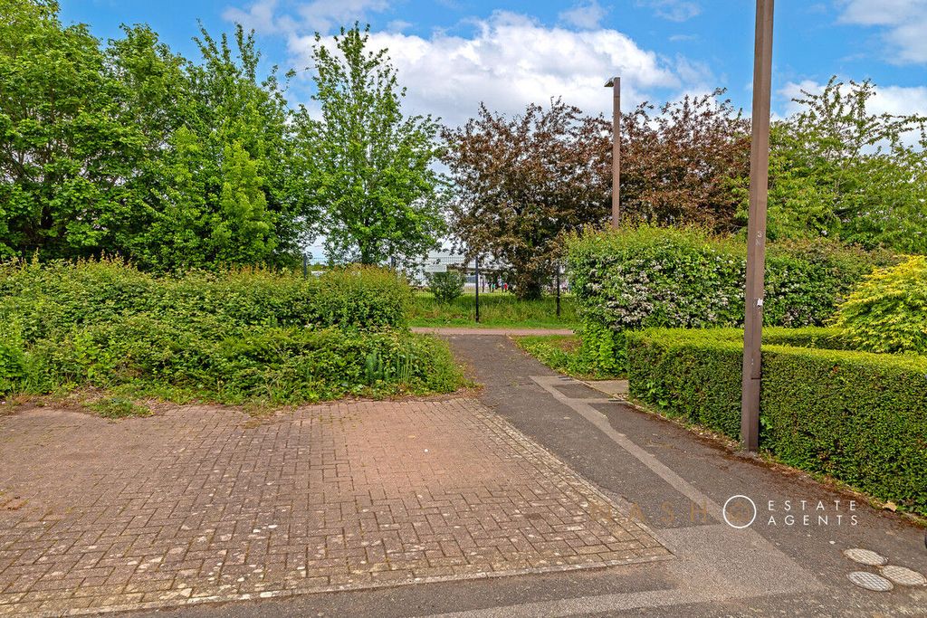 Property photo 3 of 24