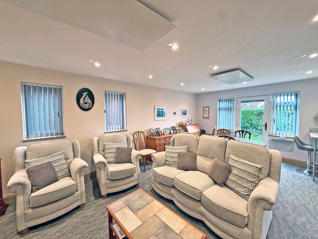 Property photo 2 of 11 Photo 2