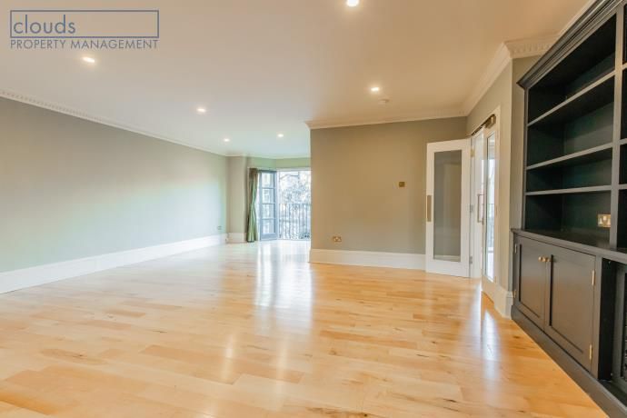 Property photo 1 of 47 Living Room