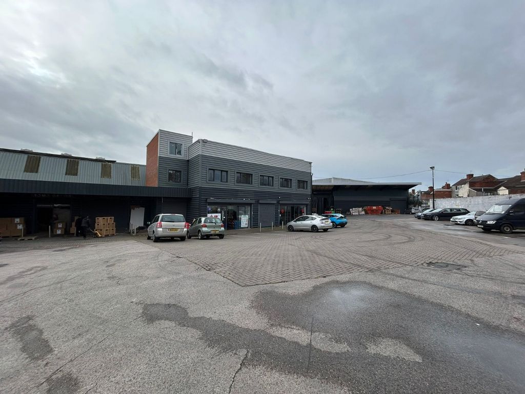 Property photo 2 of 9