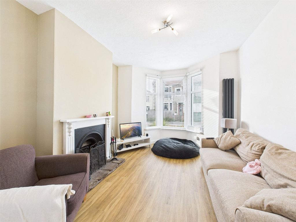 Property photo 2 of 17 Picture No. 02