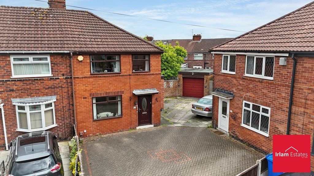 Property photo 2 of 17
