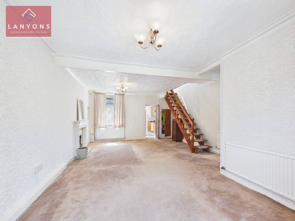 Property photo 3 of 15 Giraffe360-Still001