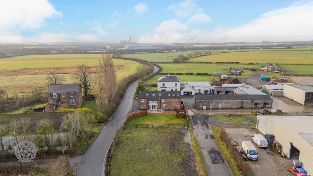 Property photo 3 of 26 Photograph