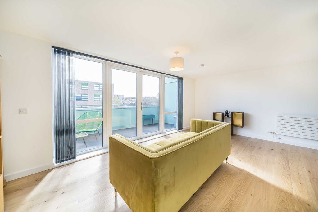 Property photo 2 of 9