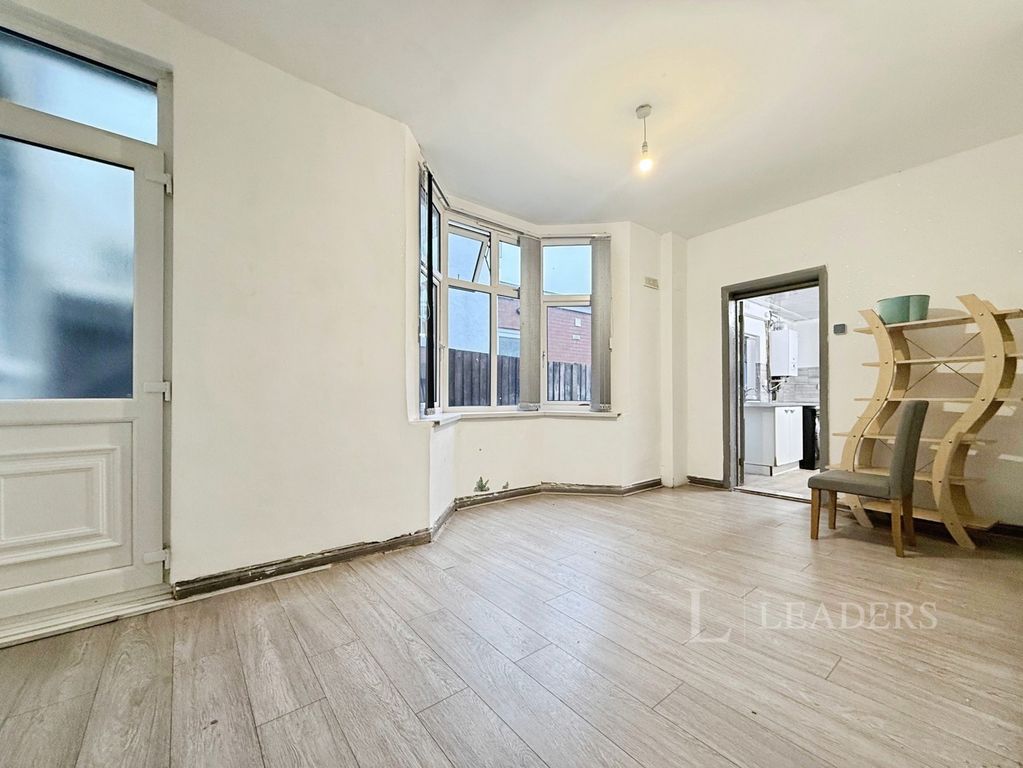 Property photo 3 of 11 Pbox-Img.Jpg