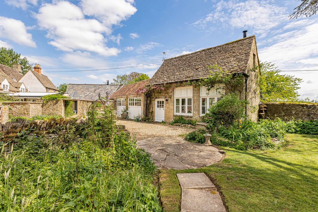 Property photo 3 of 45