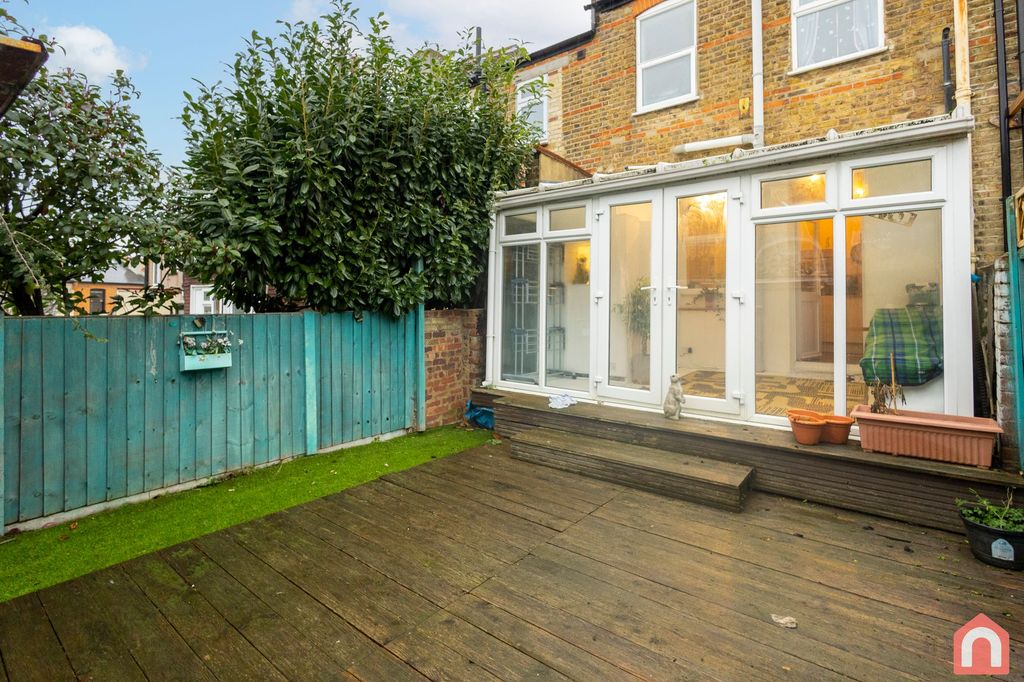 Property photo 2 of 11