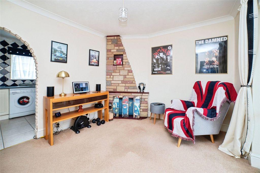 Property photo 3 of 19 Dining Room