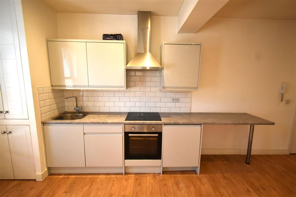 Property photo 2 of 3