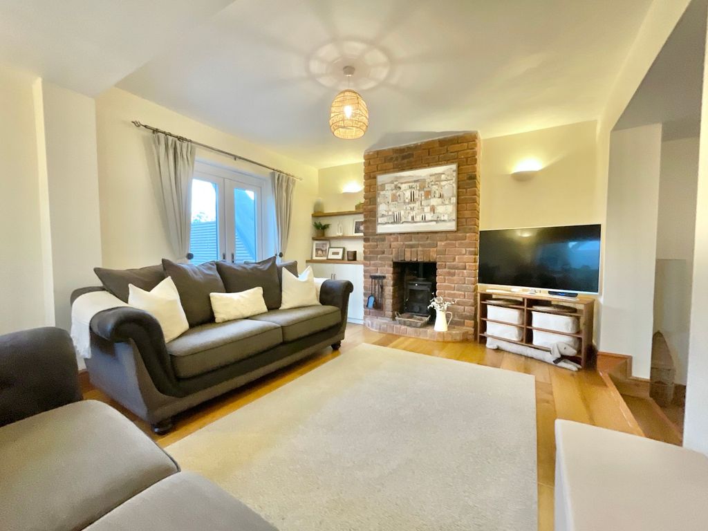 Property photo 3 of 23