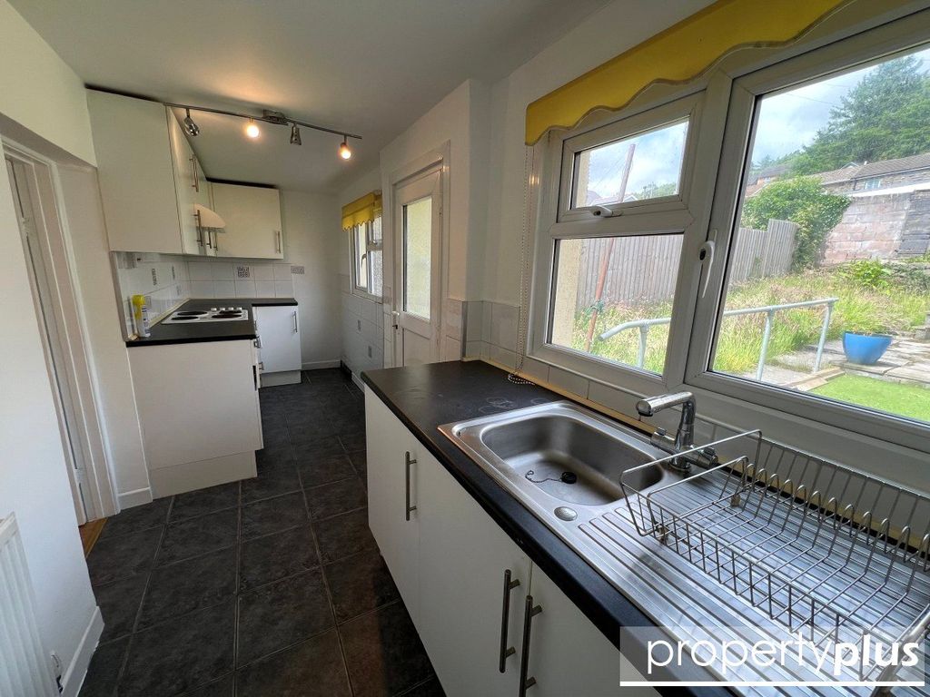 Property photo 3 of 11 Picture No. 12