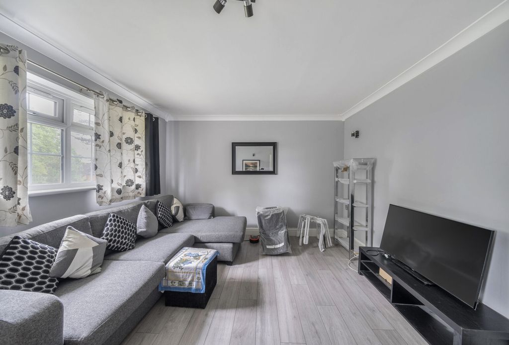 Property photo 1 of 9 1302298-13-684c5E...