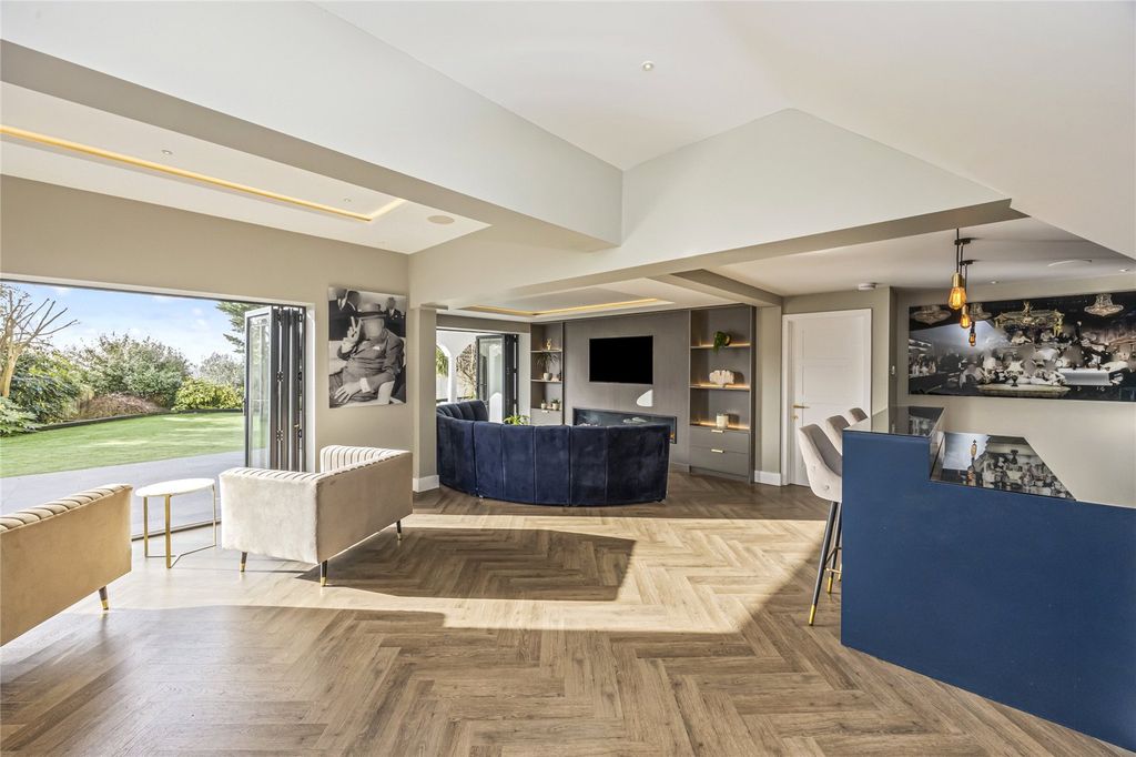 Property photo 3 of 34 Picture 3