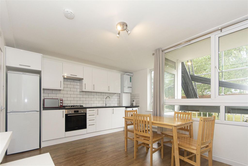 Property photo 2 of 8 Batten Street 1 (2).Jpg