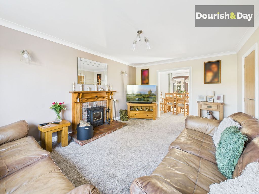 Property photo 2 of 31