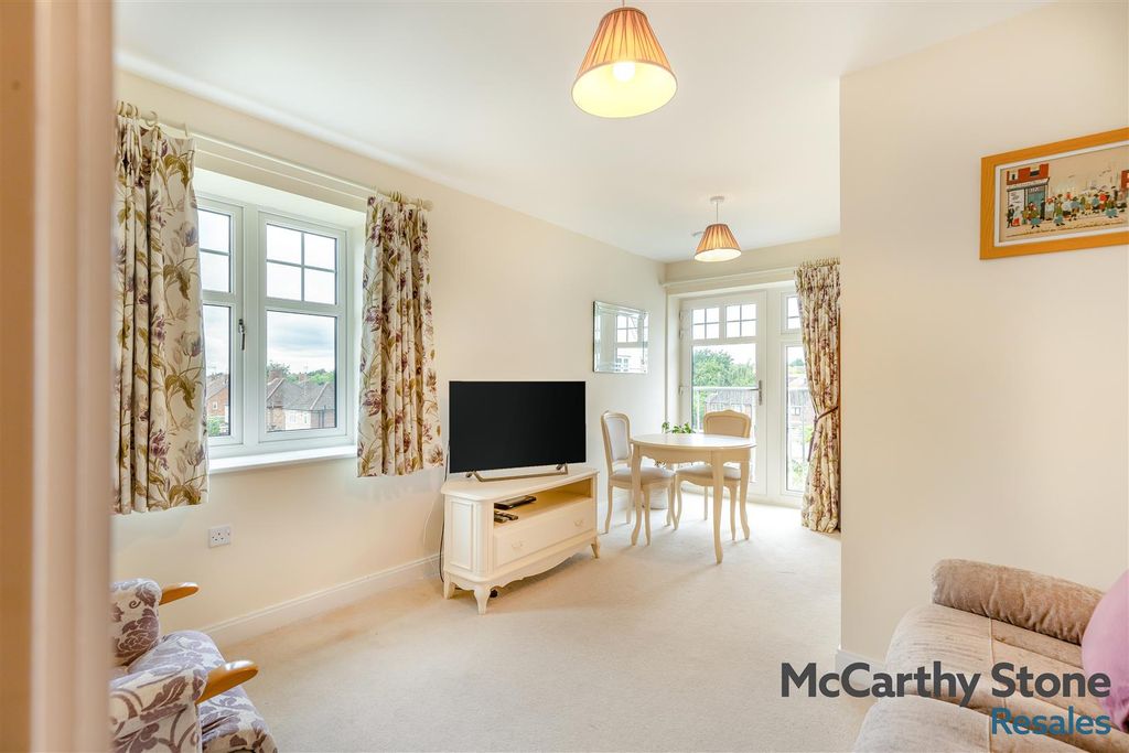 Property photo 2 of 29 8694595-Interior07.Jpg