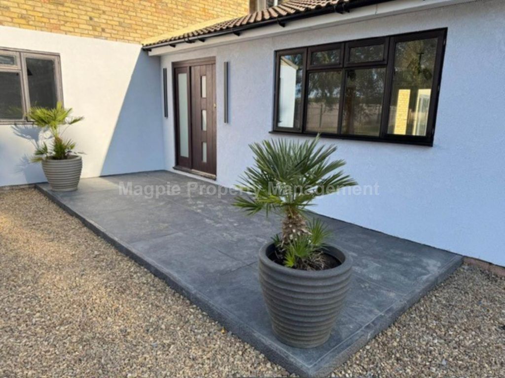 Property photo 3 of 37