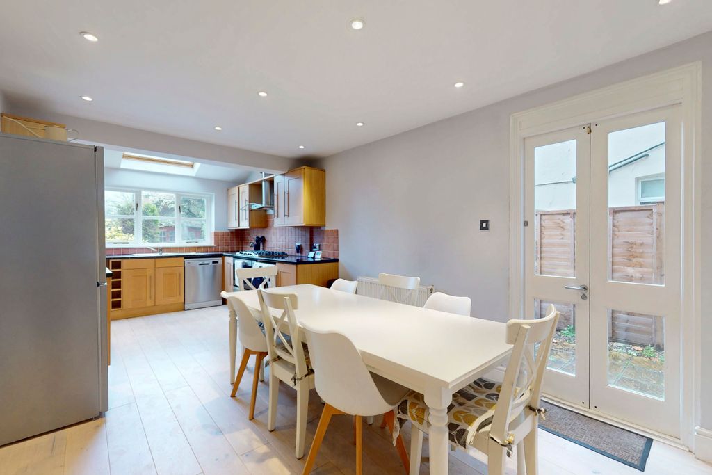 Property photo 3 of 16