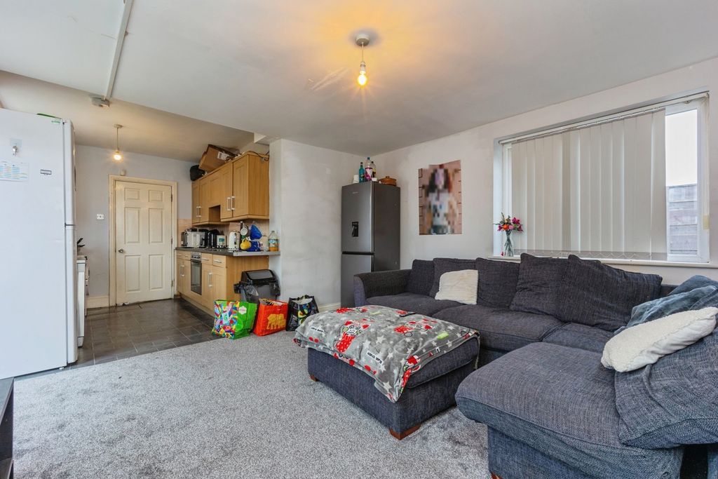 Property photo 2 of 17 Pbox-Img.Jpg