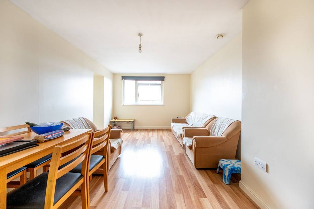 Property photo 2 of 5