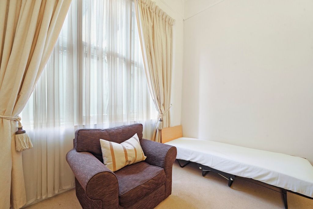 Property photo 3 of 50