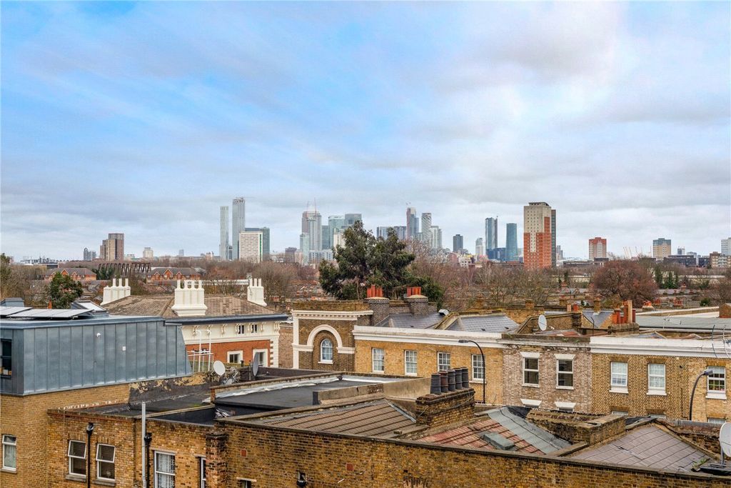 Property photo 2 of 19 Picture No. 25