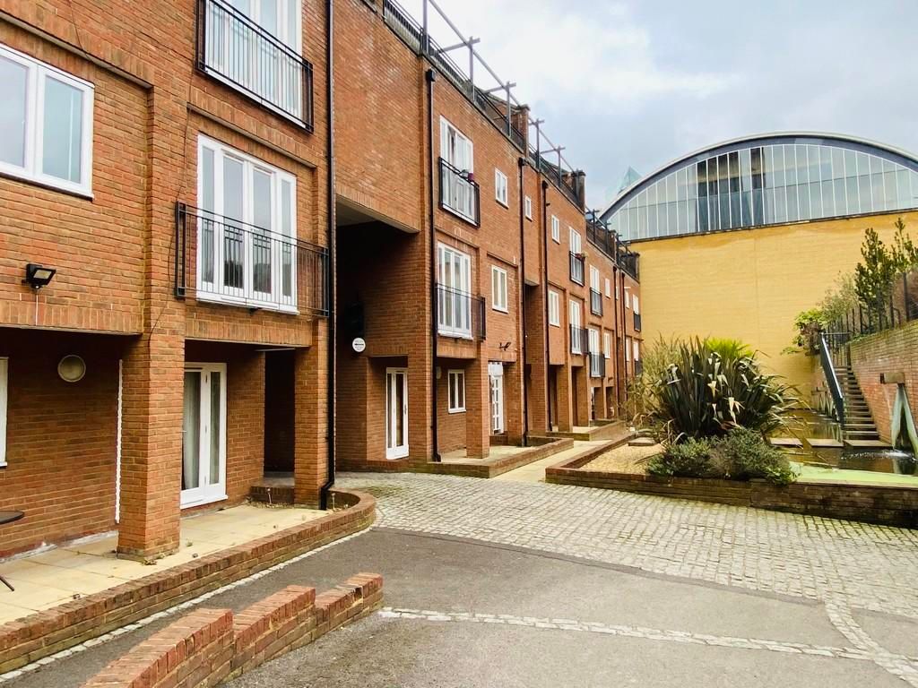 Property photo 2 of 10