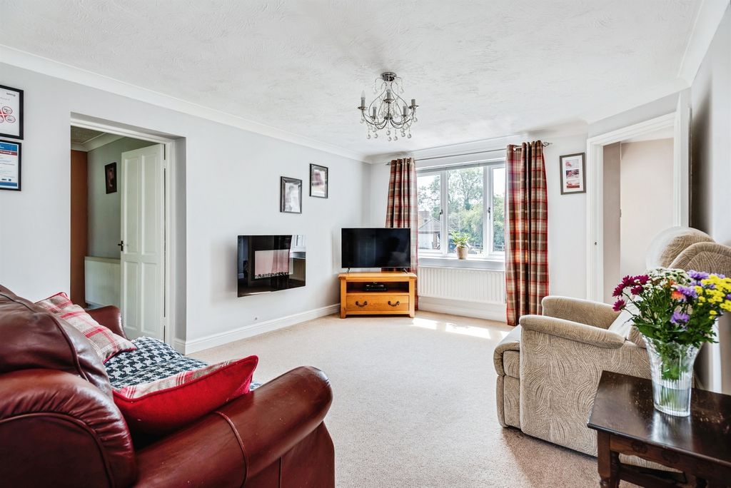Property photo 2 of 13