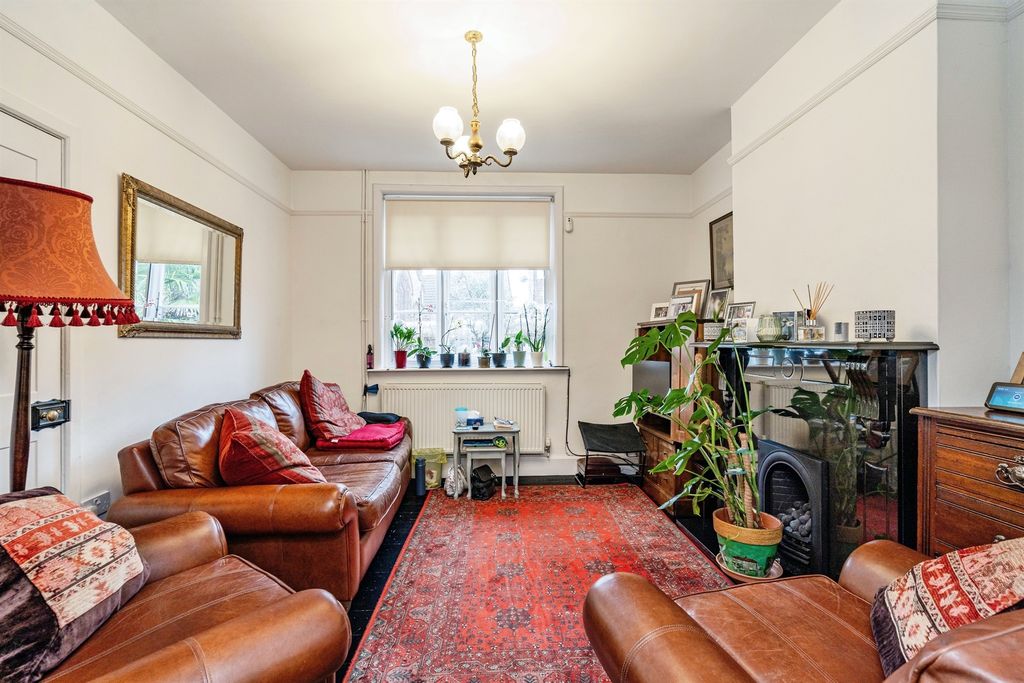 Property photo 2 of 17