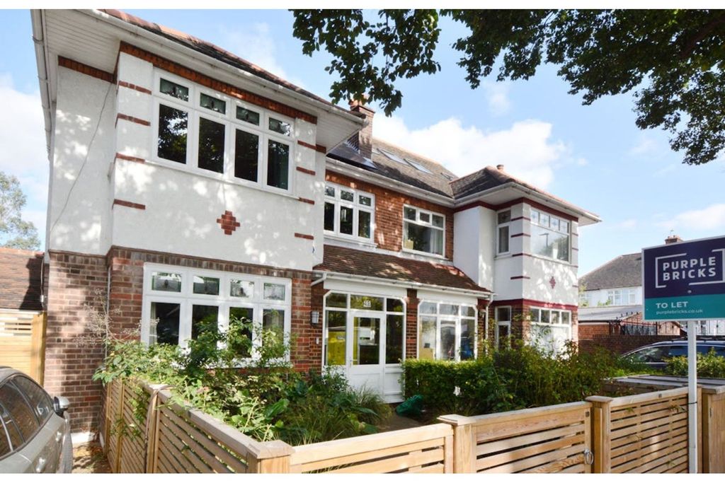 Property photo 1 of 28