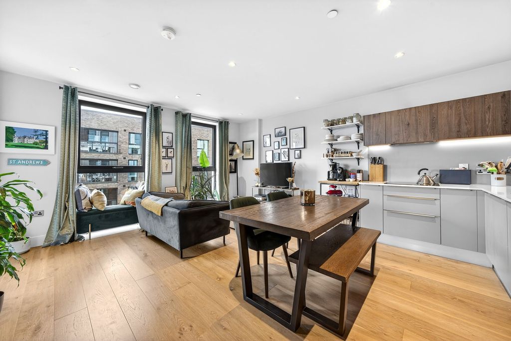 Property photo 3 of 15