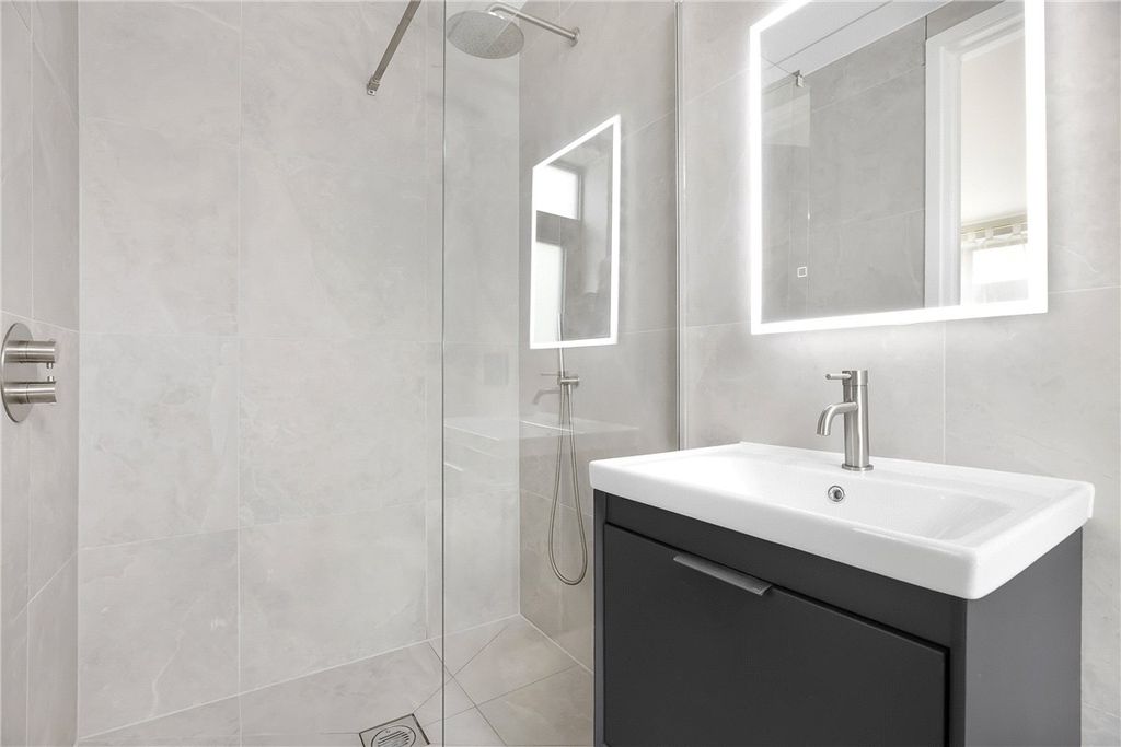 Additional image 8 of 2 bed flat for saleApartment 3, Robin Hill, Clifford Road, Ilkley, West Yorkshire LS29
