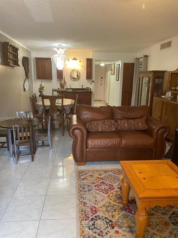 Property photo 3 of 19 <Alttext/>