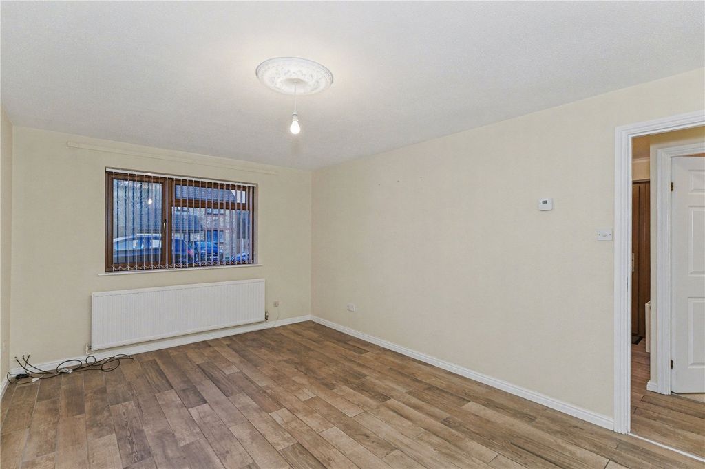 Property photo 3 of 12 Picture No. 06