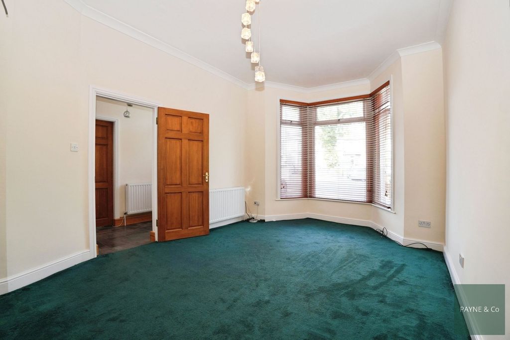Property photo 3 of 22