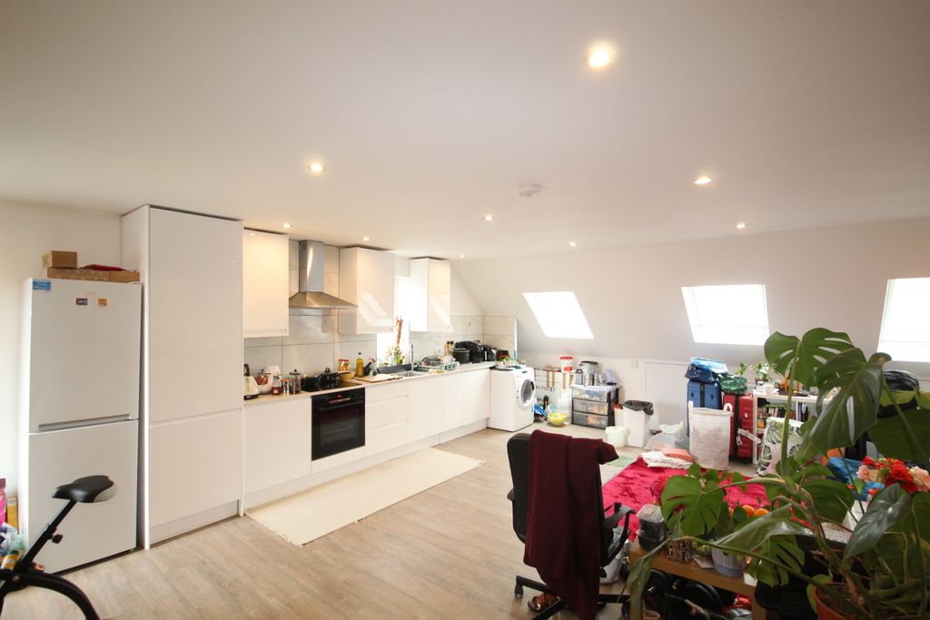 Property photo 2 of 6 Gallery