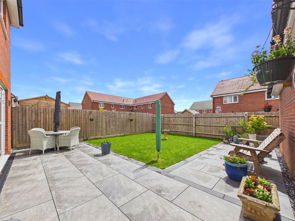 Property photo 2 of 19 Picture No. 36