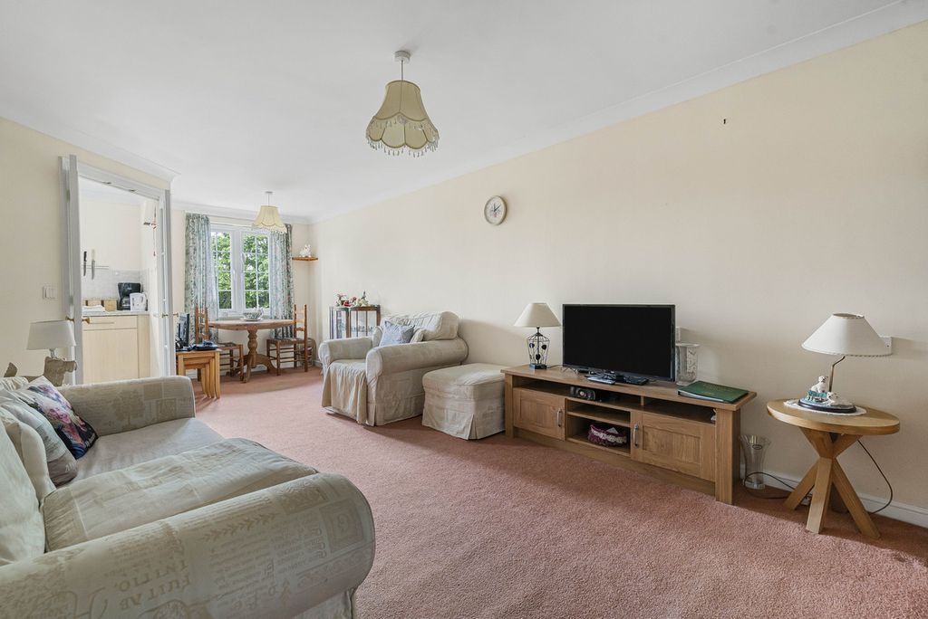 Property photo 2 of 12