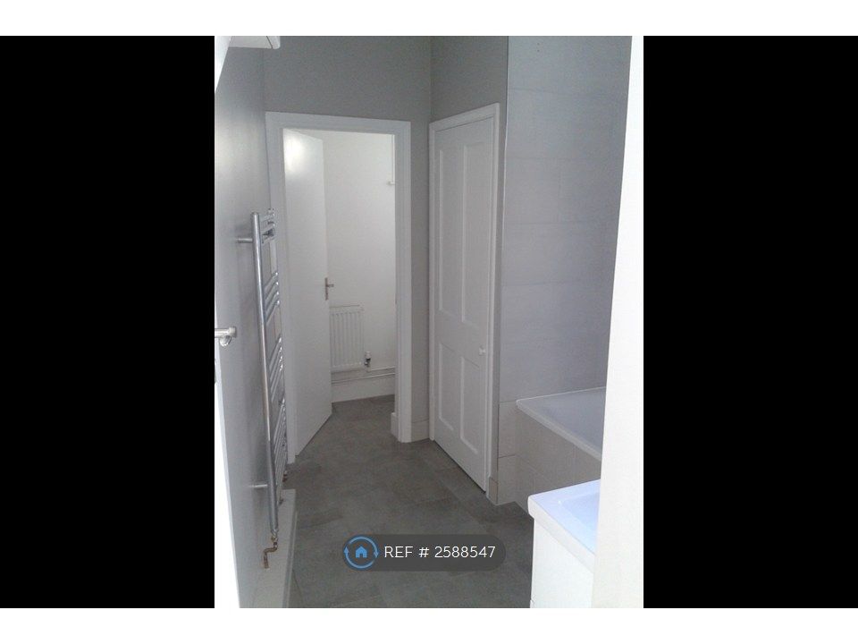 Property photo 2 of 12 Bathroom View