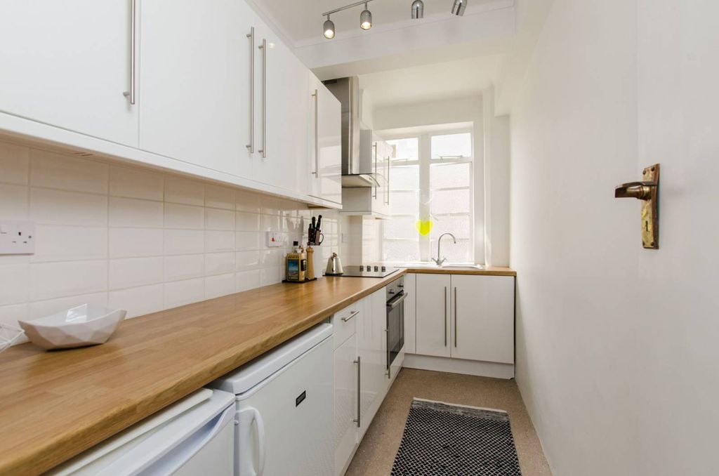Property photo 3 of 4