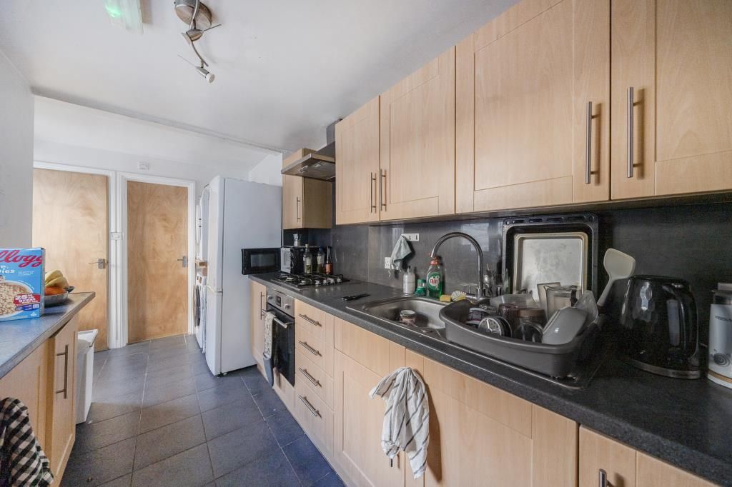 Property photo 3 of 23 Kitchen