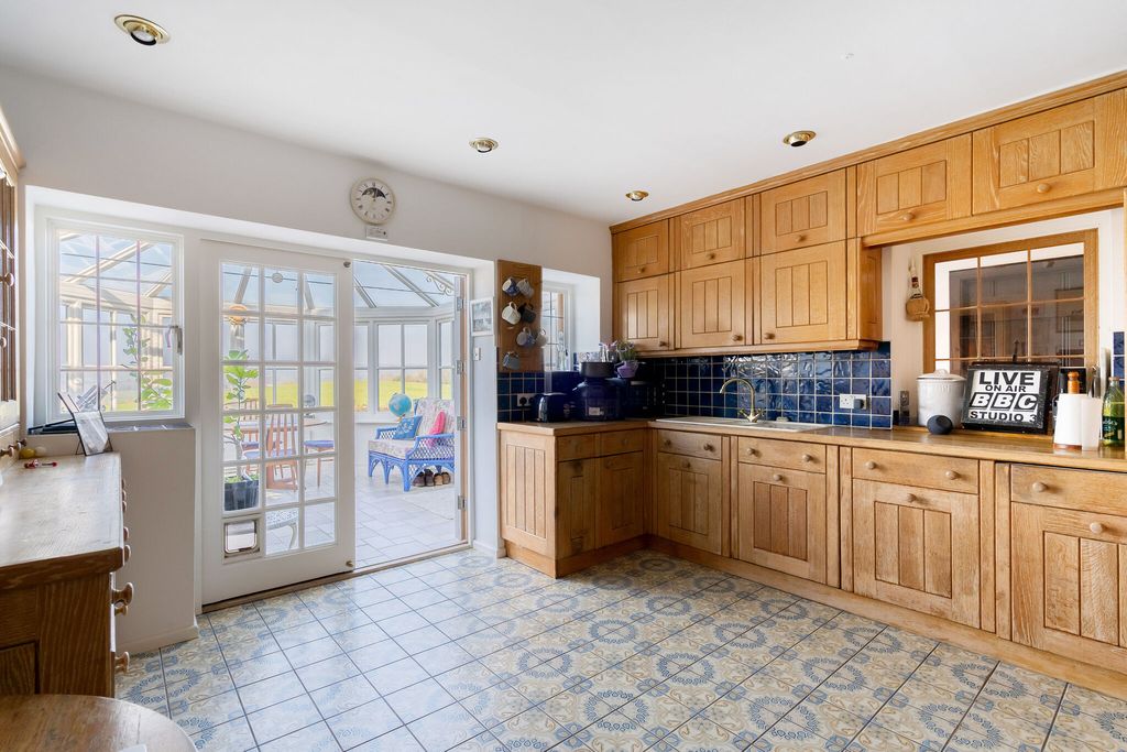 Property photo 3 of 20