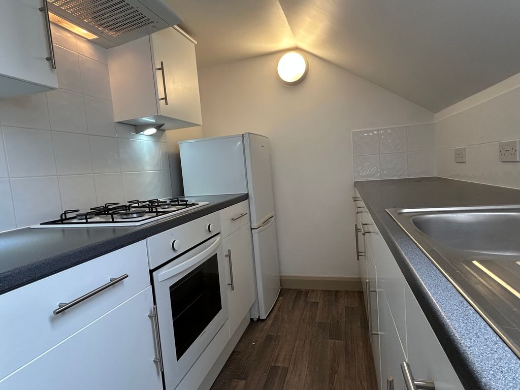 Property photo 2 of 8 Kitchen