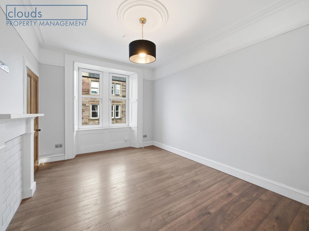 Property photo 1 of 17 Living Room