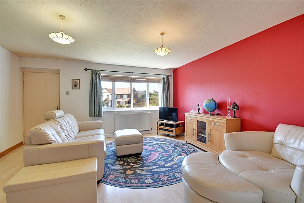 Property photo 3 of 15 Lounge 3.Jpg