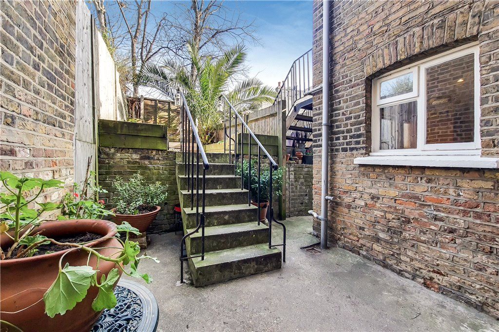 Property photo 3 of 16 Exterior