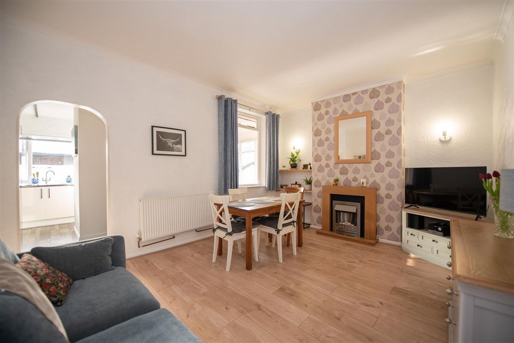 Property photo 3 of 28 Dining Room