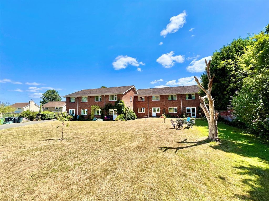 Property photo 2 of 14